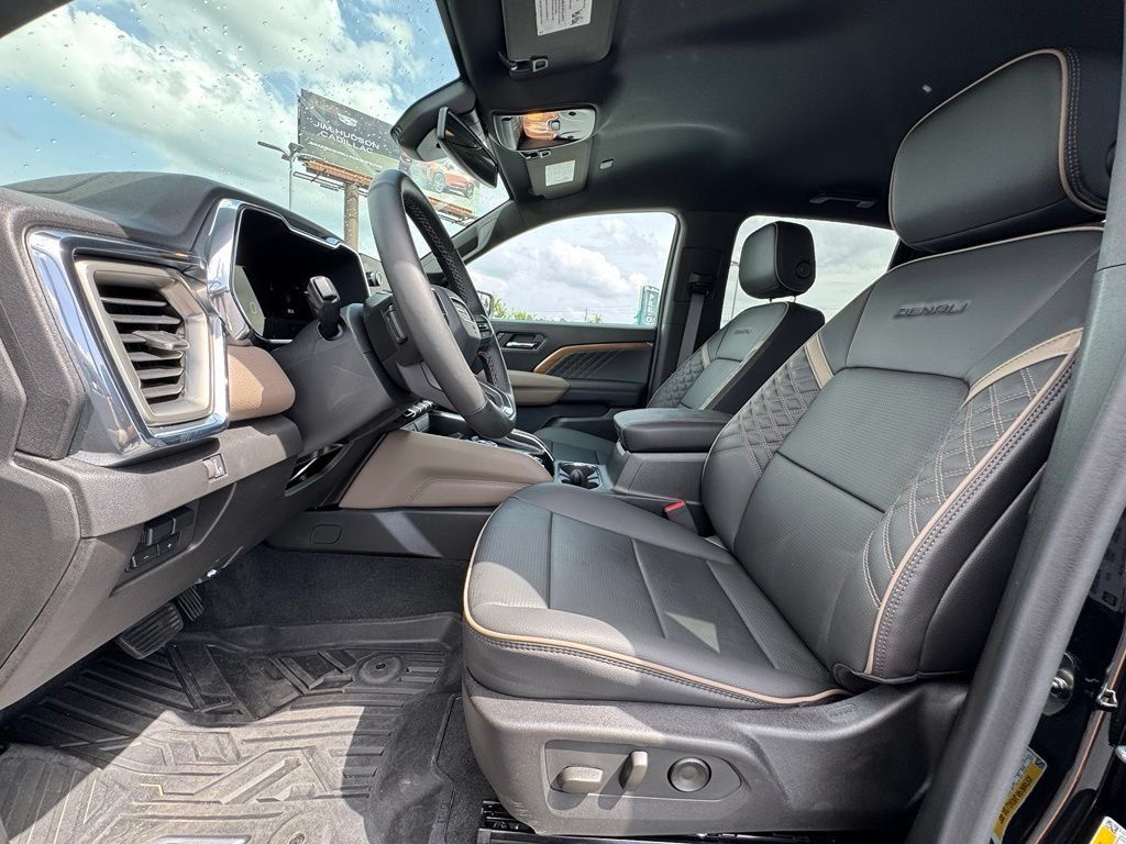 Used 2026 GMC Canyon Denali AWD/4WD image 27