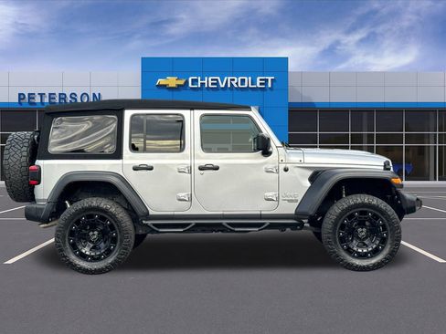 Used 2019 Jeep Wrangler Unlimited Sport S AWD/4WD image 3