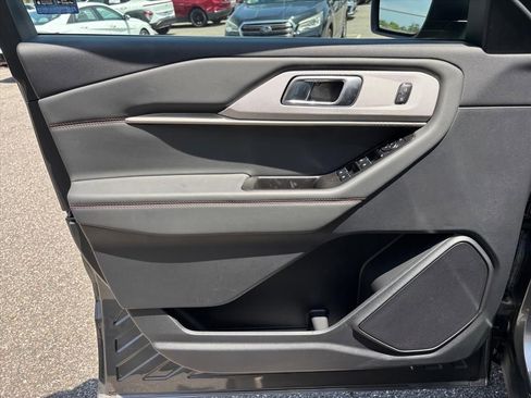 New 2026 Ford Explorer Active w/ Active Comfort Package AWD/4WD image 8