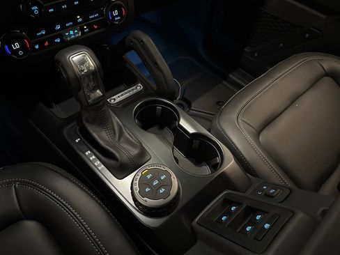 New 2025 Ford Bronco Badlands image 15