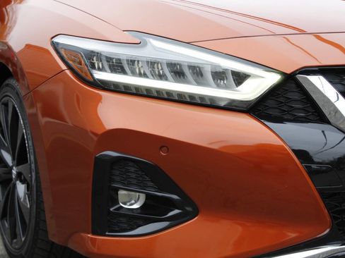 Used 2019 Nissan Maxima SR w/ Premium Package image 14