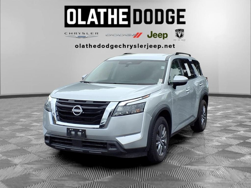Used 2025 Nissan Pathfinder SV AWD/4WD image 1