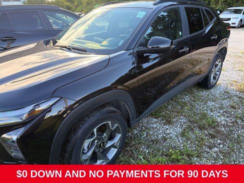 Used 2025 Chevrolet Trax LT w/ LT Convenience Package FWD image 1