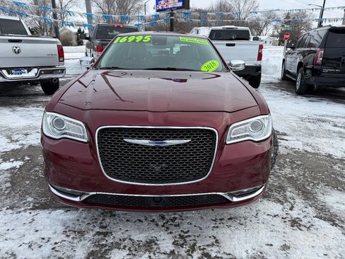 Used 2018 Chrysler 300 Limited w/ Safetytec Plus Group image 7