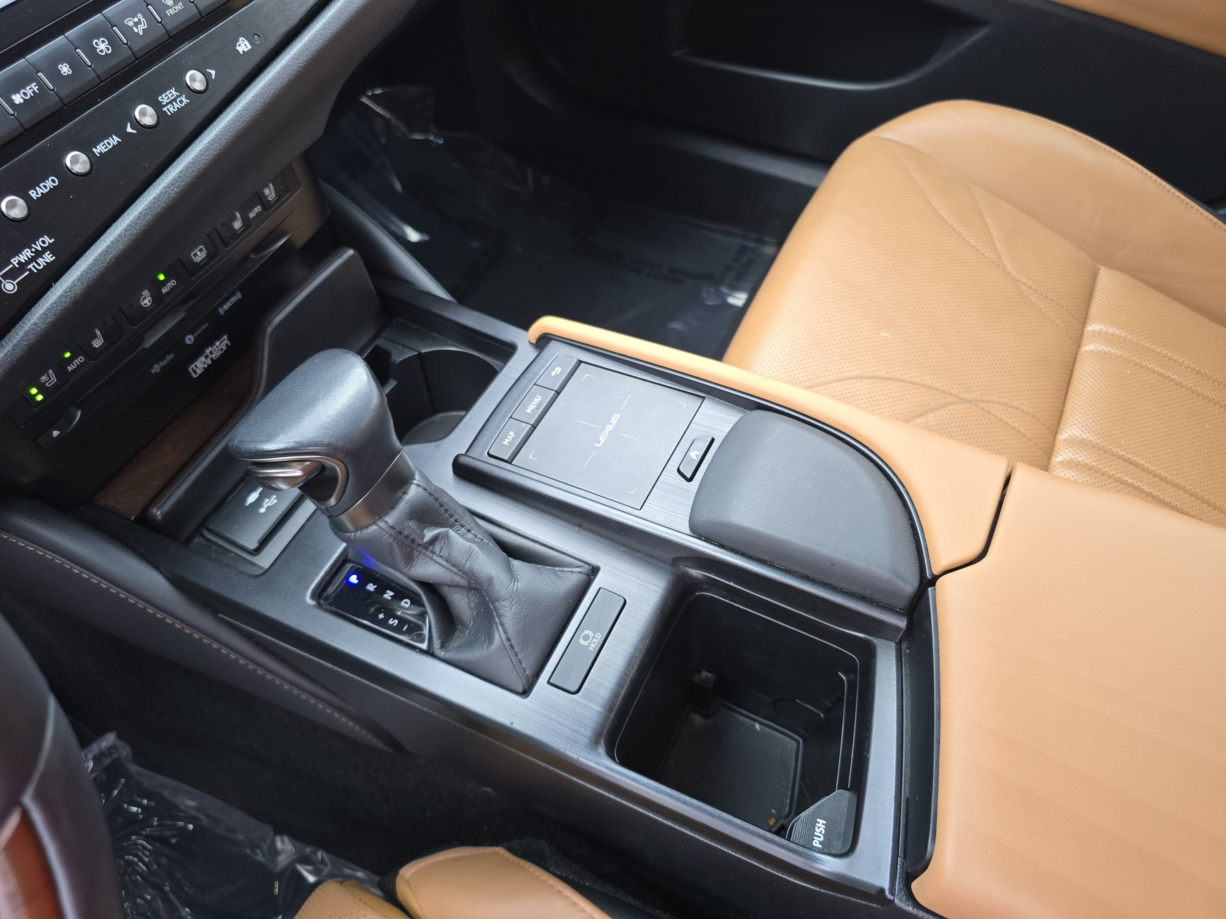 Used 2022 Lexus ES 350 Ultra Luxury w/ Accessory Package 2 FWD image 24