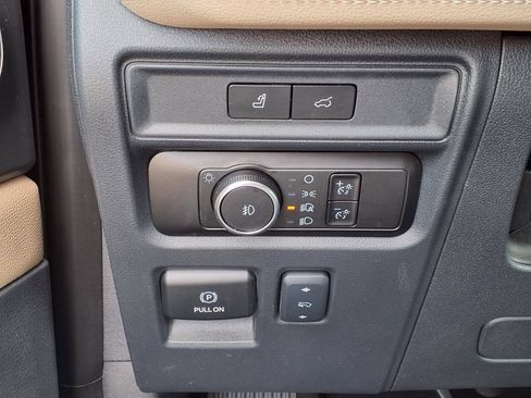 Used 2024 Ford Expedition Limited AWD/4WD image 22