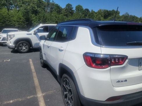 Used 2026 Jeep Compass Limited AWD/4WD image 8