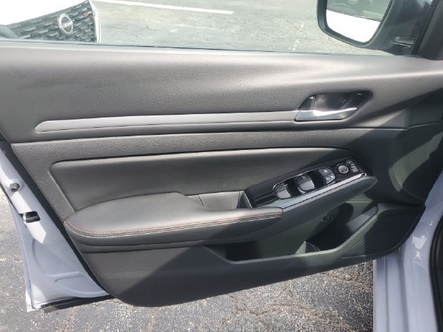 Certified 2025 Nissan Altima 2.5 SR w/ SR Premium Package FWD image 11