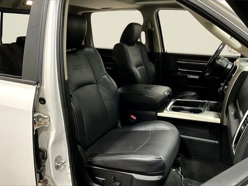 Used 2017 RAM 1500 Laramie image 28