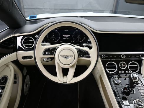 Used 2024 Bentley Continental GT image 18