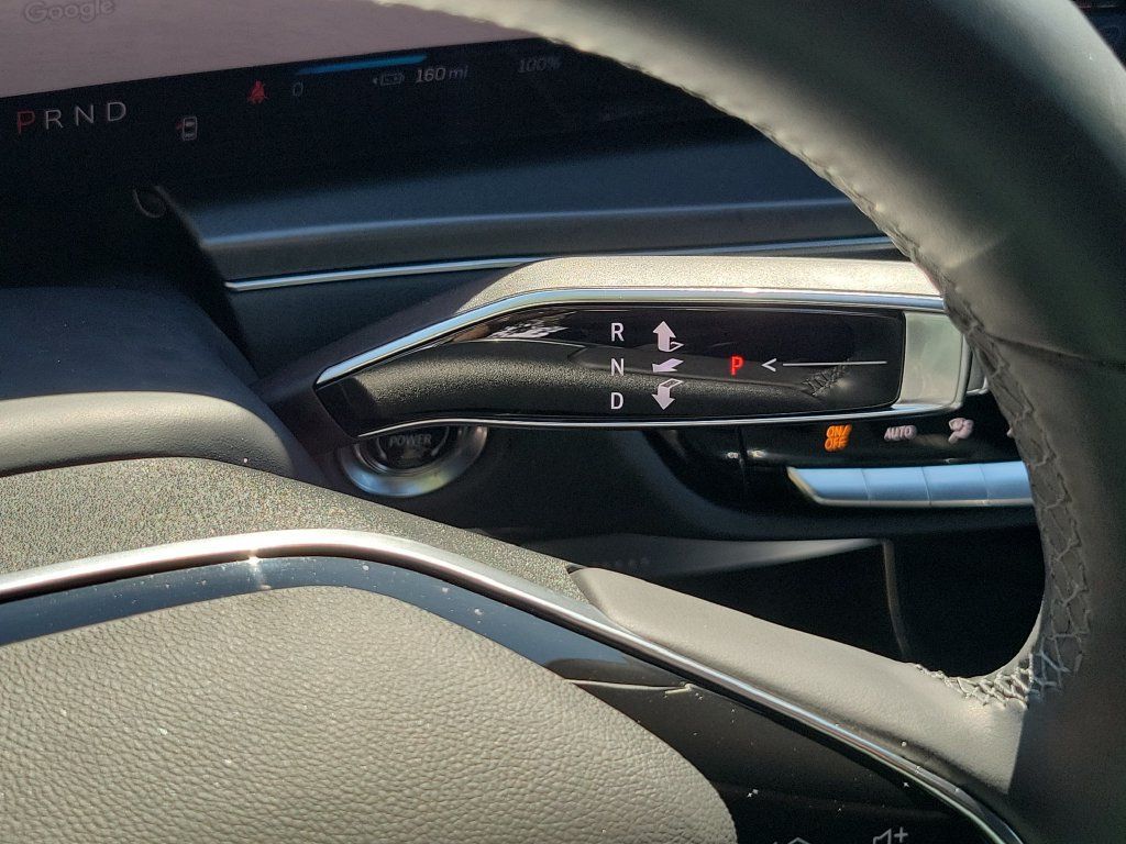 Used 2024 Cadillac Lyriq Tech RWD image 39