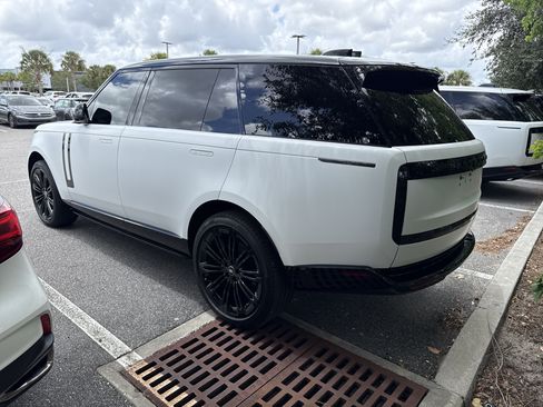 Used 2025 Land Rover Range Rover Long Wheelbase Autobiography AWD/4WD image 3