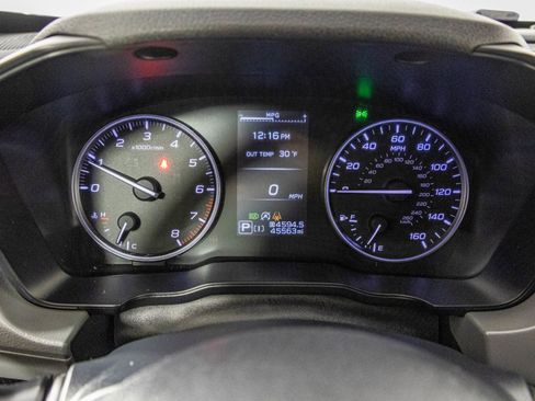 Used 2024 Subaru Crosstrek 2.0i Premium image 32