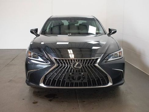 Used 2022 Lexus ES 250 w/ Premium Package AWD/4WD image 2