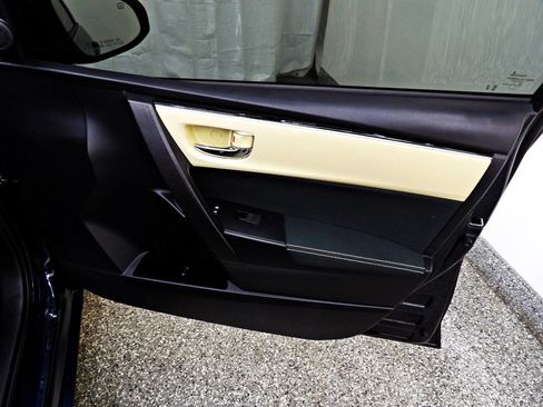Used 2017 Toyota Corolla LE FWD image 11