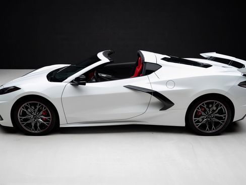 Used 2024 Chevrolet Corvette Stingray Coupe w/ 1LT image 18