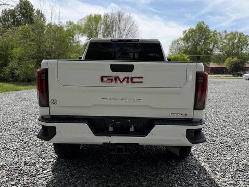 Used 2024 GMC Sierra 2500 AT4 w/ AT4 Preferred Package image 6