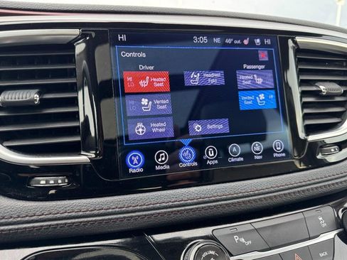 Used 2017 Chrysler Pacifica Limited image 23