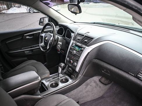 Used 2012 Chevrolet Traverse LT image 19