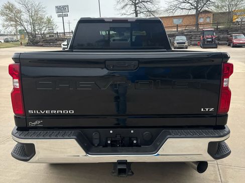 Used 2022 Chevrolet Silverado 2500 LTZ w/ LTZ Convenience Package image 8