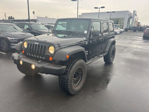Used 2011 Jeep Wrangler Unlimited Sport image 2