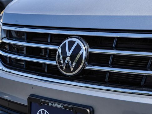 Certified 2022 Volkswagen Tiguan SE image 3