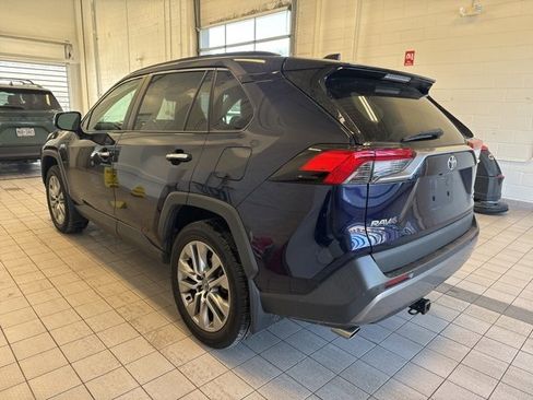 Used 2020 Toyota RAV4 Limited image 3