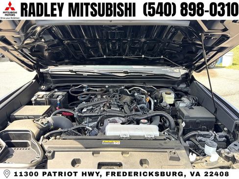 Used 2024 Toyota Tacoma SR image 13