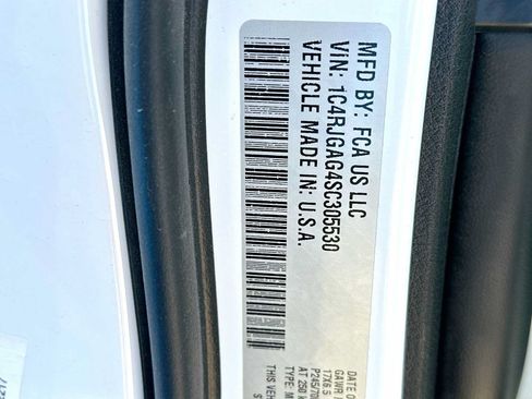 Used 2025 Jeep Grand Cherokee Laredo w/ MOPAR Finishing Package RWD image 22