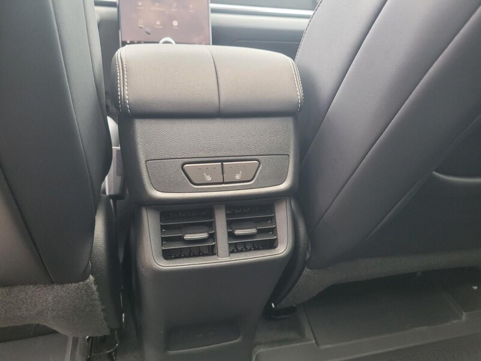 New 2026 GMC Terrain Denali w/ LPO, Floor Liner Package AWD/4WD image 29
