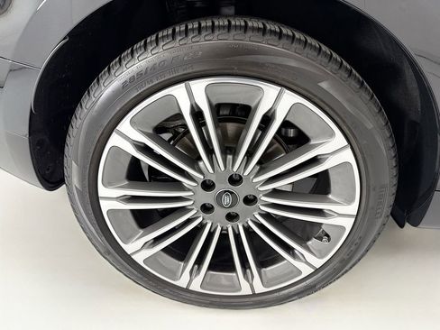 Used 2024 Land Rover Range Rover Sport SE image 32