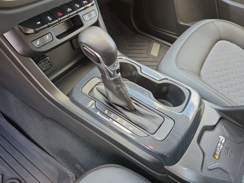 Used 2022 Chevrolet Colorado Z71 image 13