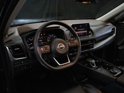 Used 2023 Nissan Rogue SV w/ SV Premium B Package image 24