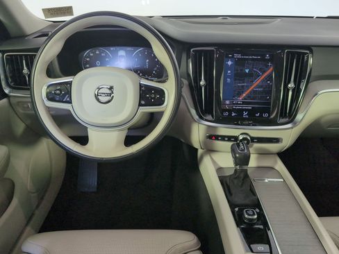 Used 2022 Volvo V60 T5 Cross Country w/ Advanced Package image 4