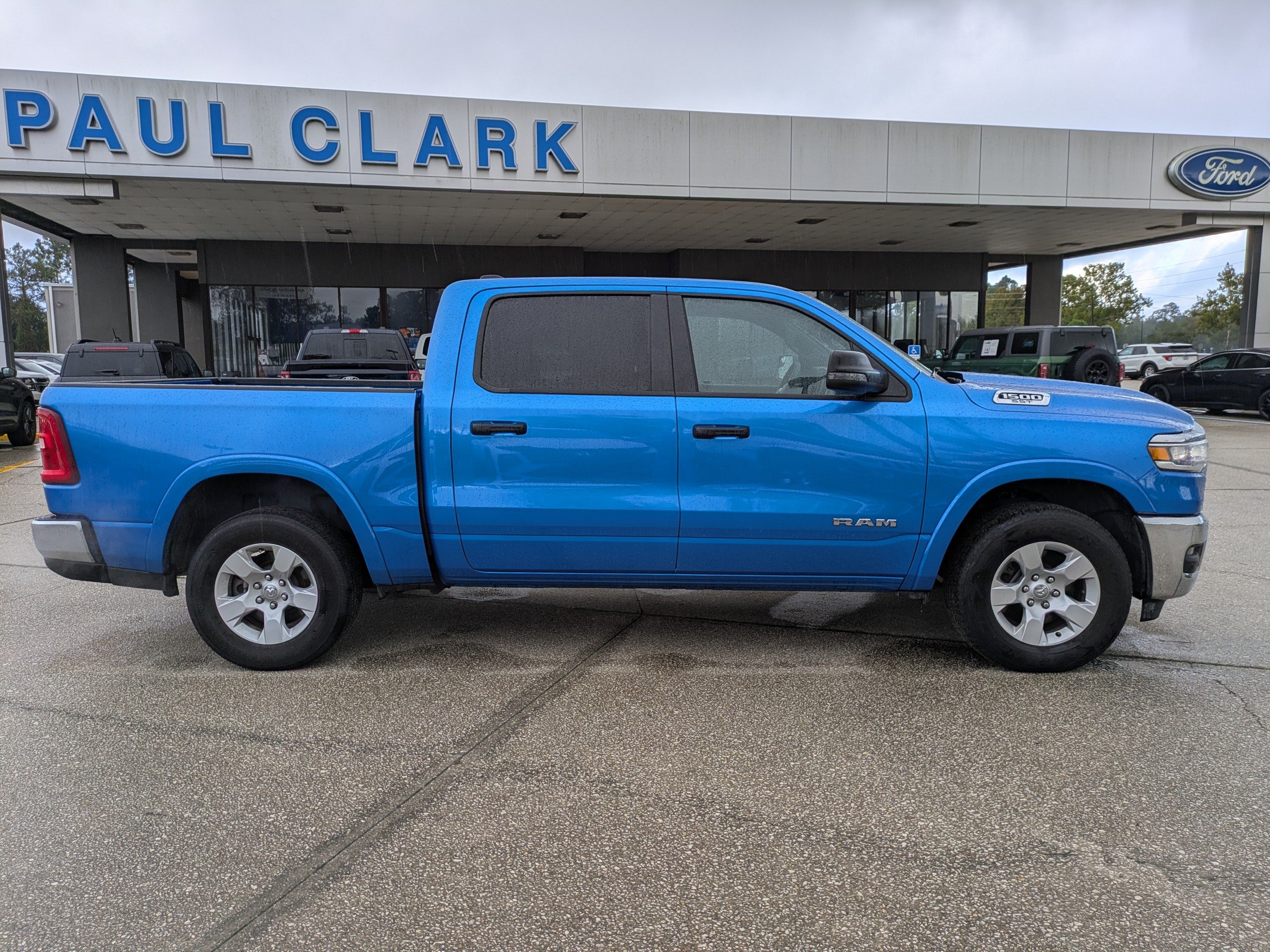 Used 2025 RAM 1500 Big Horn AWD/4WD image 3