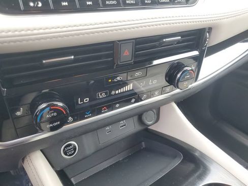 Certified 2023 Nissan Rogue SL w/ SL Premium Package FWD image 22