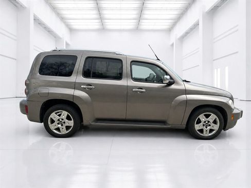 Used 2011 Chevrolet HHR LT FWD image 3