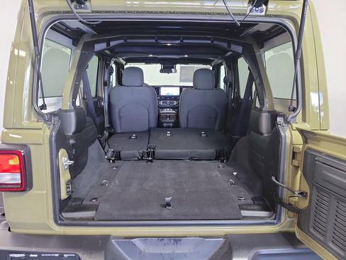 Used 2025 Jeep Wrangler Unlimited Sport AWD/4WD image 27