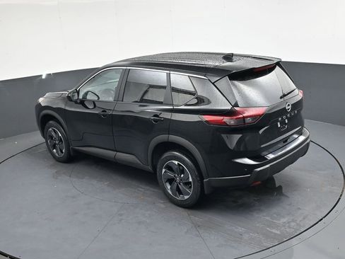 Certified 2026 Nissan Rogue SV FWD image 34