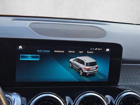 Used 2022 Mercedes-Benz GLB 250 w/ Premium Package Lite image 17