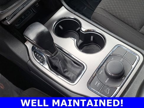 Used 2020 Jeep Grand Cherokee Laredo image 26