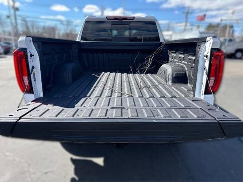 New 2026 GMC Sierra 1500 AT4 w/ AT4 Premium Package AWD/4WD image 13