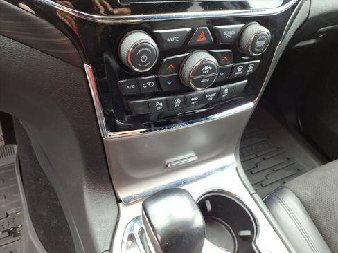 Used 2020 Jeep Grand Cherokee Altitude image 31