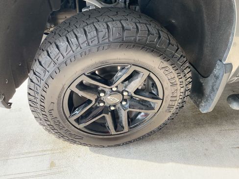 Used 2021 Chevrolet Silverado 1500 LT Trail Boss w/ Convenience Package II AWD/4WD image 10