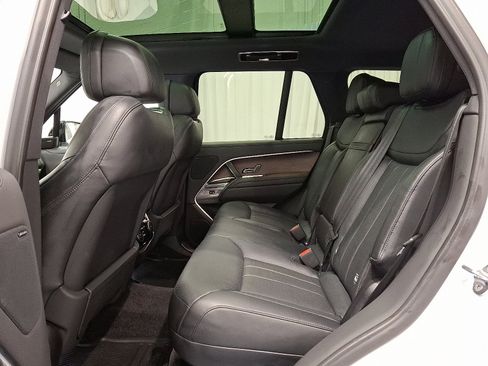 Certified 2023 Land Rover Range Rover SE image 8