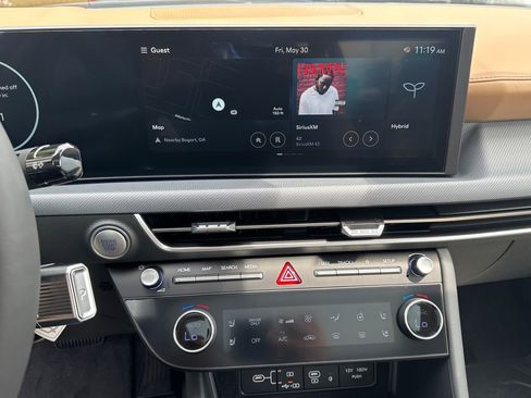 New 2025 Hyundai Sonata Limited image 17