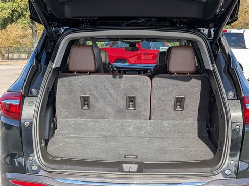 Used 2018 Buick Enclave Avenir w/ Avenir Technology Package image 32