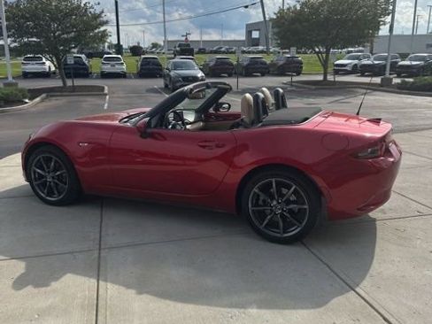 Used 2017 MAZDA MX-5 Miata Grand Touring RWD image 4