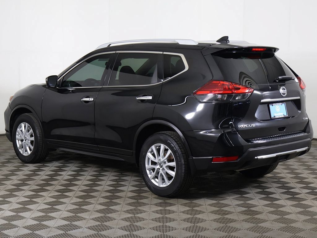 Used 2017 Nissan Rogue SV AWD/4WD image 10
