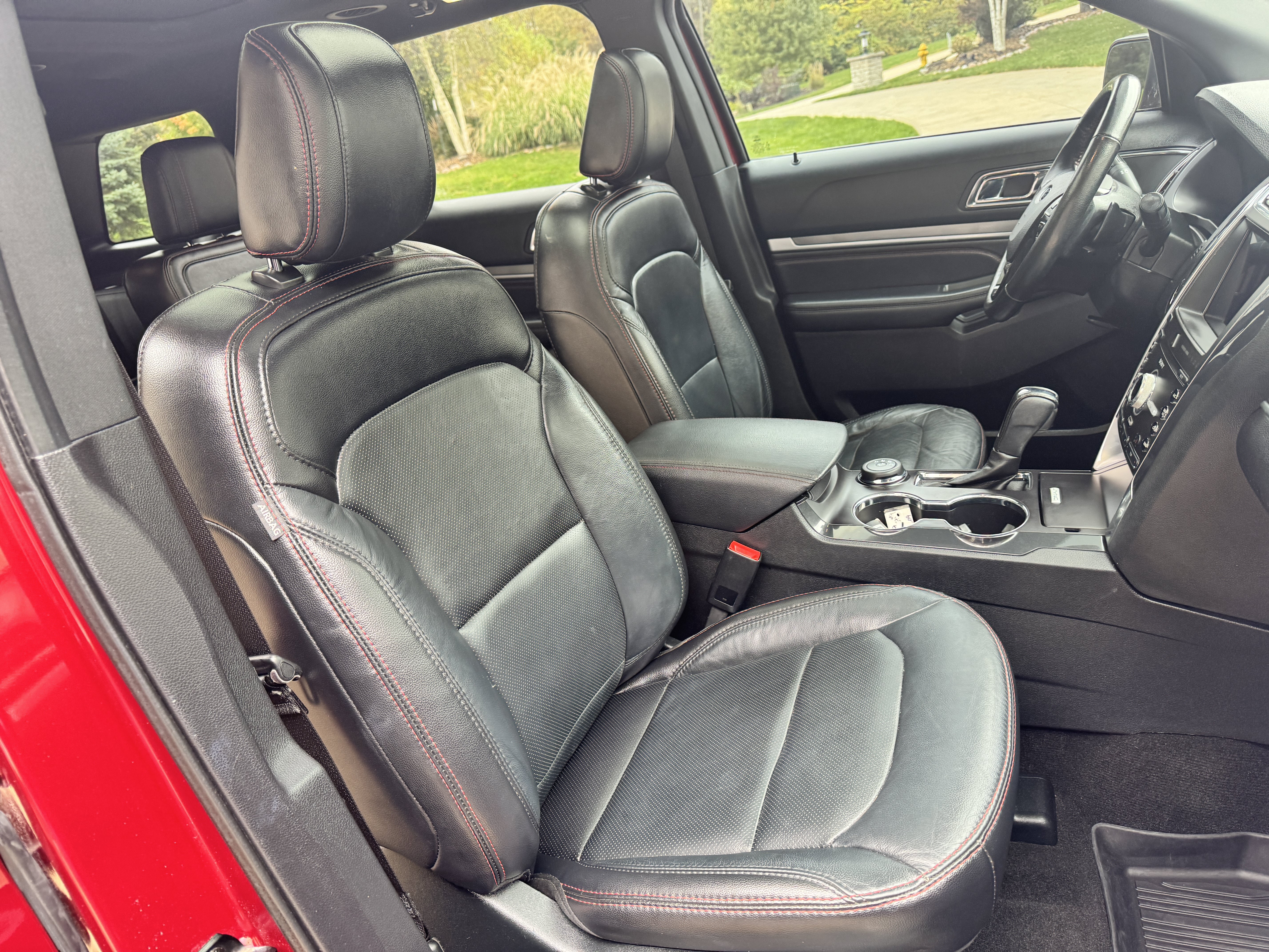 Used 2019 Ford Explorer Sport w/ Ford Safe & Smart Package AWD/4WD image 28
